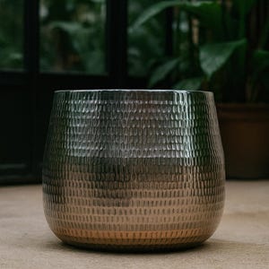 Jenna Lead bloempot van gehamerd antraciet – keramische bloempot met eigentijds design