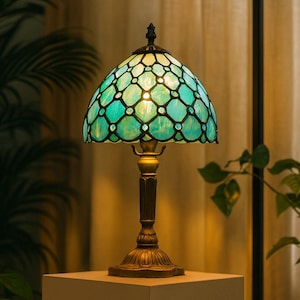 Tiffany-Style Stained Glass Table Lamp – Vintage Turquoise Glass Desk Lamp – Cozy Reading Light – Baroque Art Decor – E27 LED Compatible