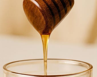 Glass Honey Jar With Wooden Dipper & Lid - 17.5 Oz Airtight Honey Pot For Kitchen, Decorative Honey Container