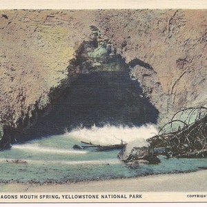 Cartão postal vintage do Parque Yellowstone dos anos 1930 Dragons Mouth Spring