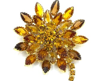 Vintage 1960s Juliana Rhinestone Flower Brooch