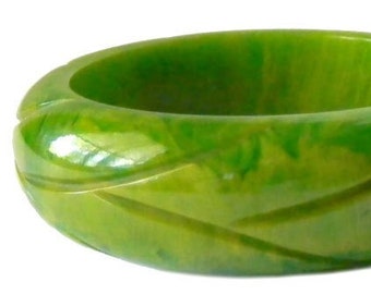 Vintage Carved Green Bakelite Bangle Bracelet