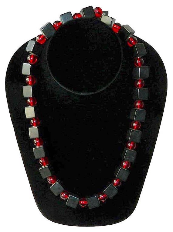 Vintage 1930s Bakelite Cube Beaded Necklace - image 1