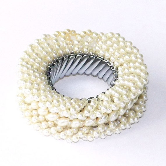 Vintage 1950s Faux Pearl Expansion Bracelet - image 5