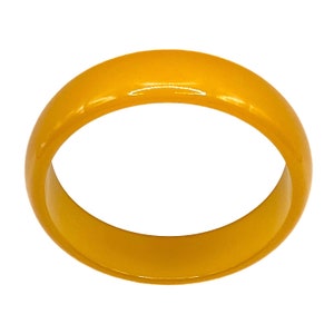 Vintage 1940s Yellow Bakelite Bangle Bracelet