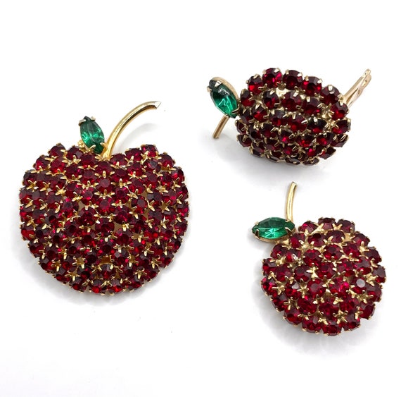 Vintage Red Apple Rhinestone Brooch and Earring S… - image 1