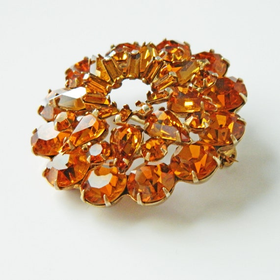 Vintage Weiss 1950s Rhinestone Circle Brooch - image 7