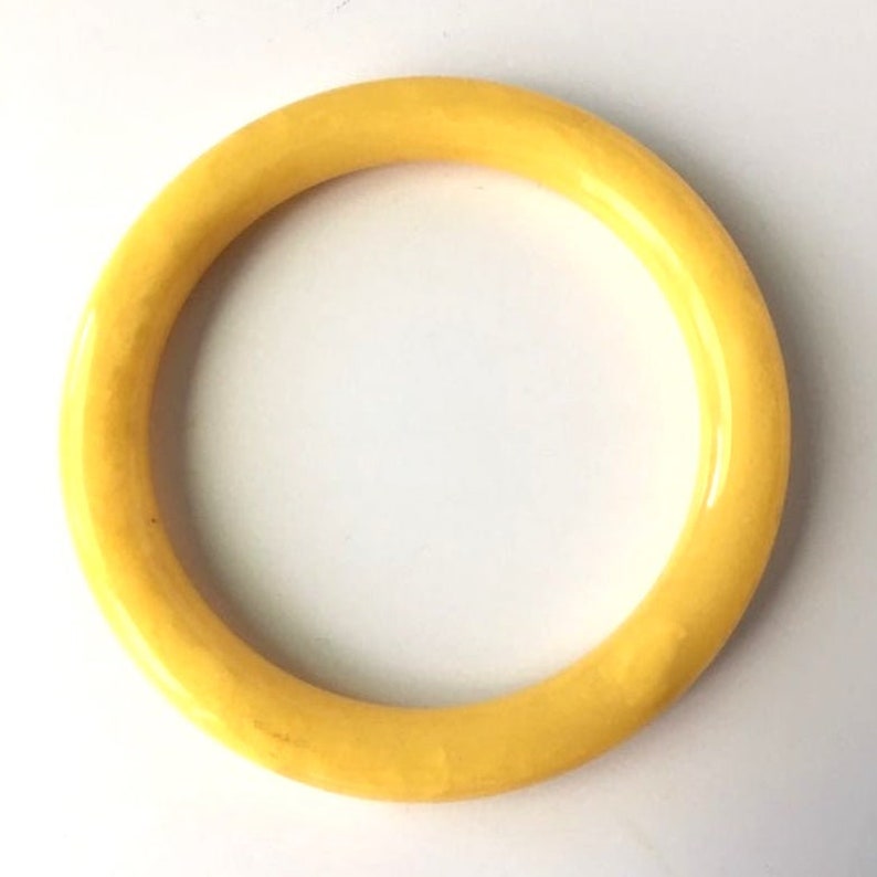 Vintage Butter Yellow Bakelite Bangle Bracelet image 3