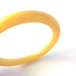 Vintage Butter Yellow Bakelite Bangle Bracelet image 9