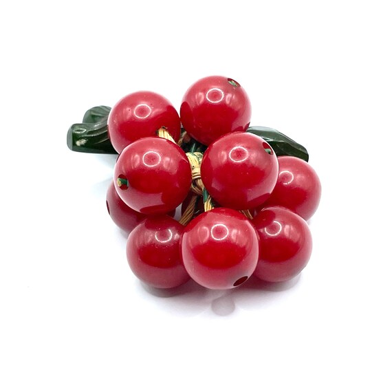 Vintage 1940s Bakelite Bunch of Red Grapes Brooch - image 6