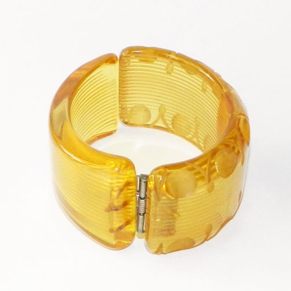 Vintage 1940s Bakelite Apple Juice Clamper Bangle… - image 4