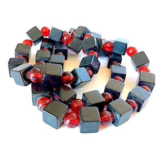 Vintage 1930s Bakelite Cube Beaded Necklace - image 6