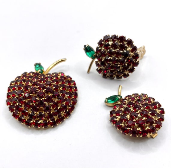Vintage Red Apple Rhinestone Brooch and Earring S… - image 8