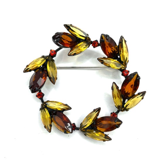 Vintage 1960s Juliana Rhinestone Wreath Brooch