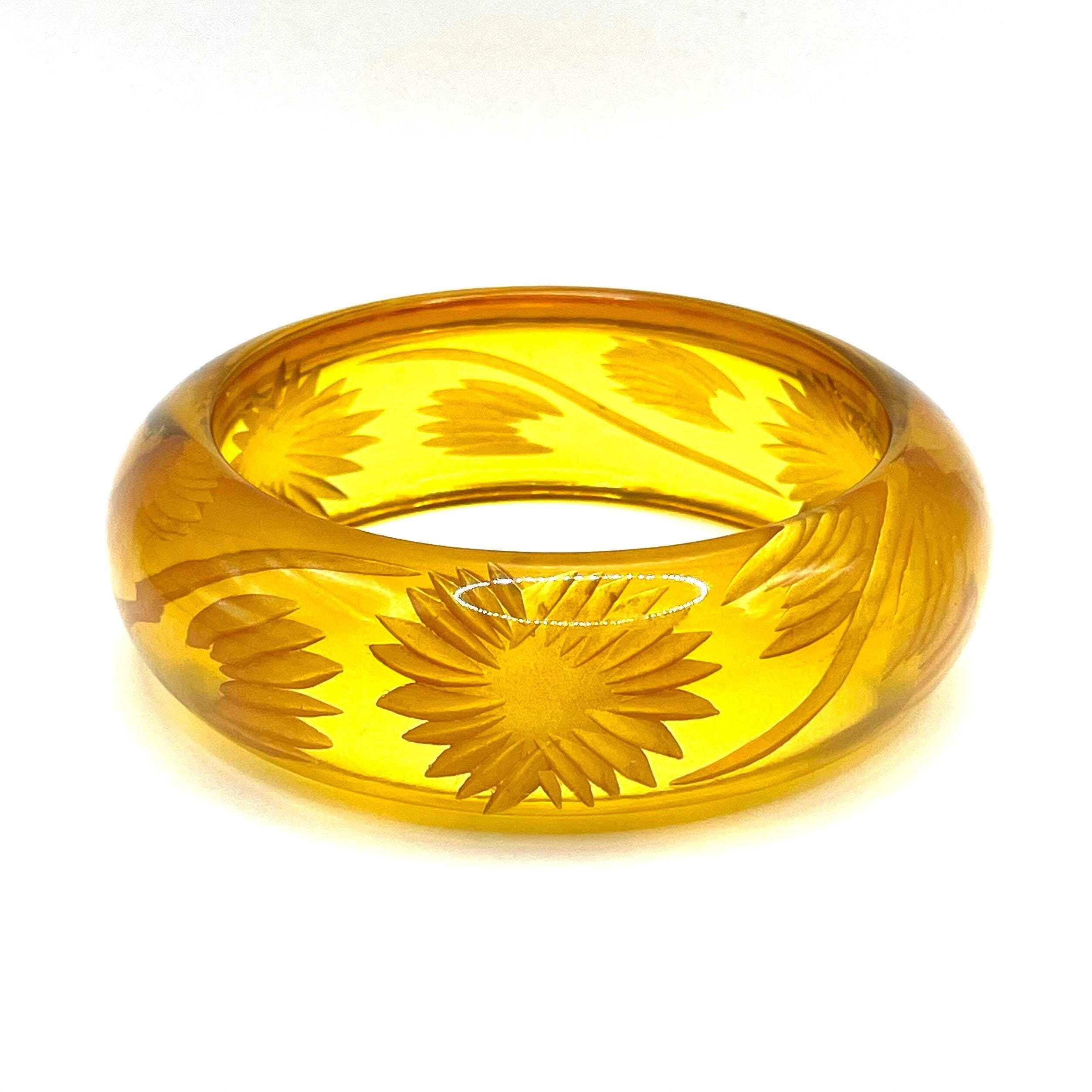 Vintage 1940s Reverse Carved Bakelite Apple Juice Bangle Bracelet