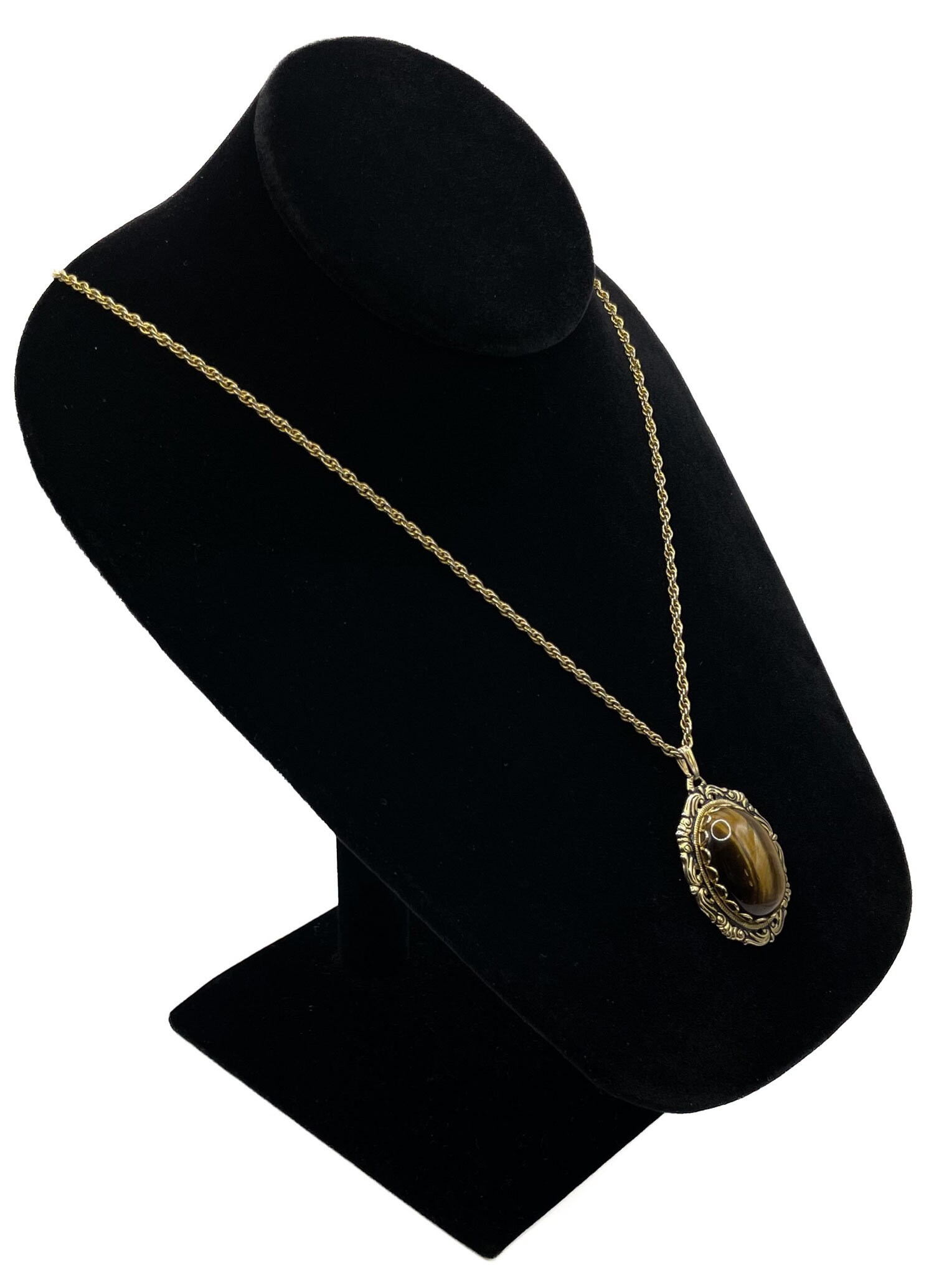Chaîne Et Pendentif Métal Argenté Avec Cabochon Œil De Tigre - Vintage SARAH COV GB - Années 1980