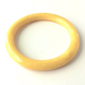 Vintage Butter Yellow Bakelite Bangle Bracelet image 10