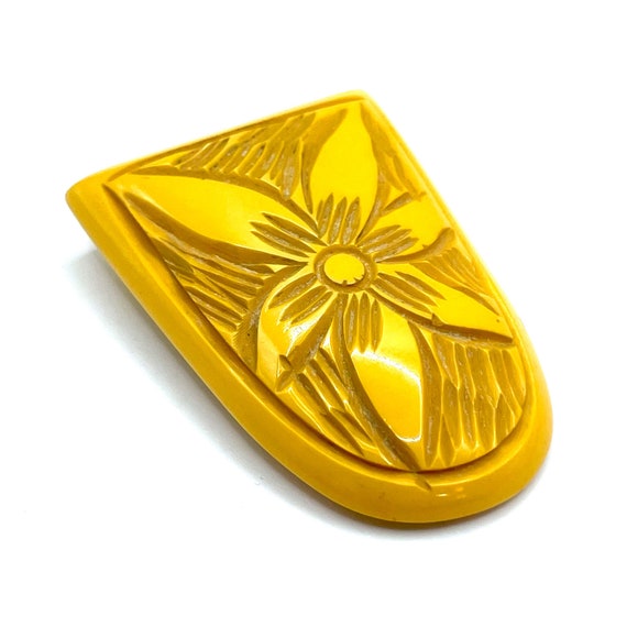 Vintage 1930s Bakelite Dress Clip Hawaiian Tiki S… - image 2