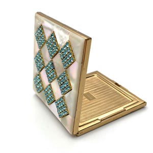 Vintage 1950s Mother of Pearl Compact American Elgin