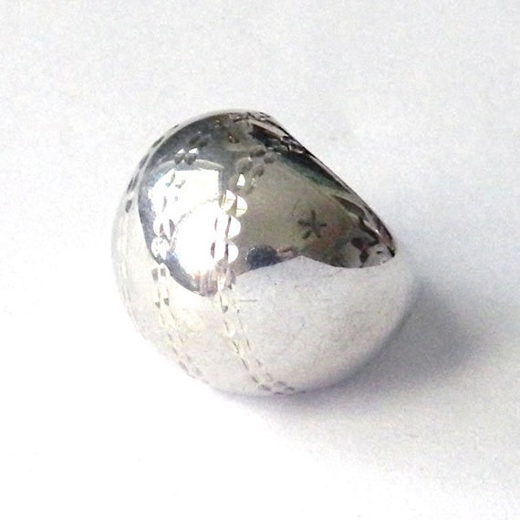 Vintage Sterling Silver Dome Ring Size 6.5 - image 4