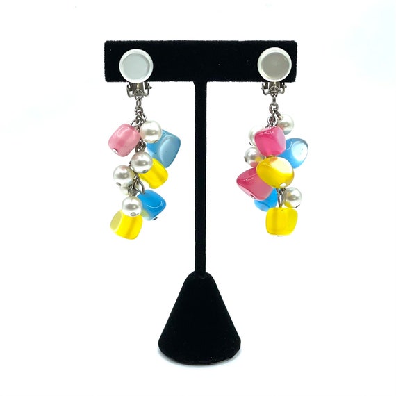 Vintage 1960s Mod Moon Glow Lucite Drop Earrings - image 5