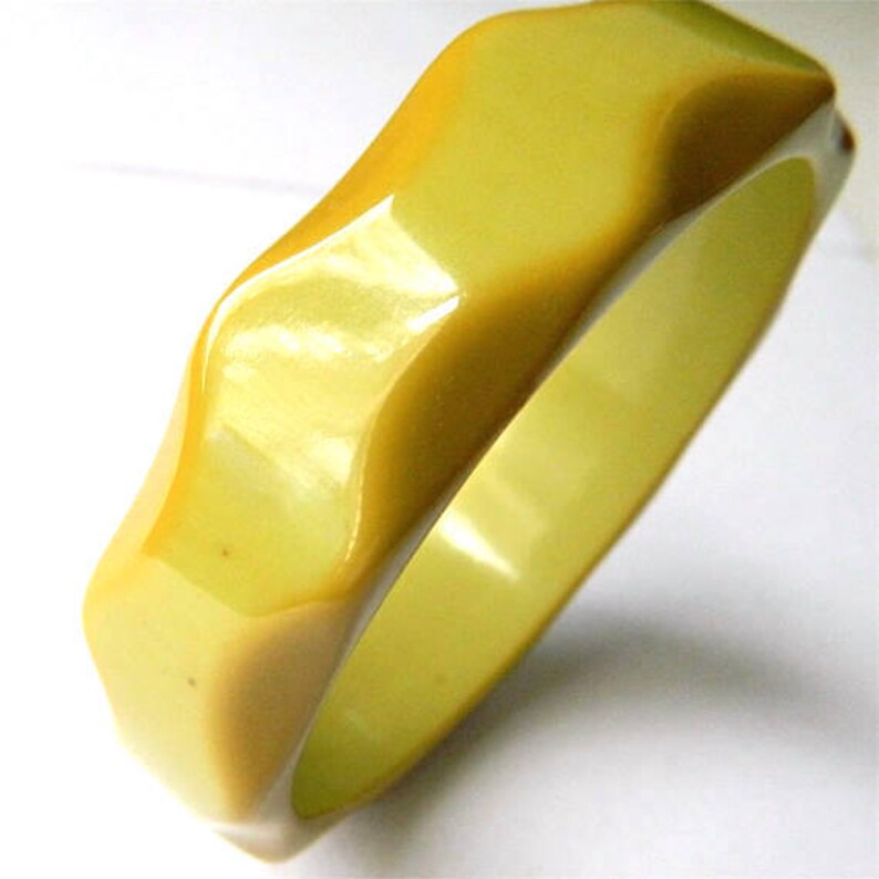 Vintage Carved Green Bakelite Bangle Bracelet