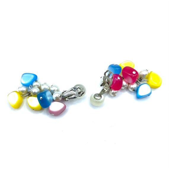 Vintage 1960s Mod Moon Glow Lucite Drop Earrings - image 8