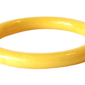 Vintage Butter Yellow Bakelite Bangle Bracelet image 2