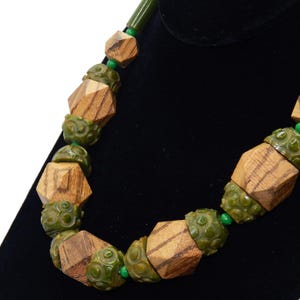 Vintage 1940s Bakelite and Rosewood Beaded Necklace