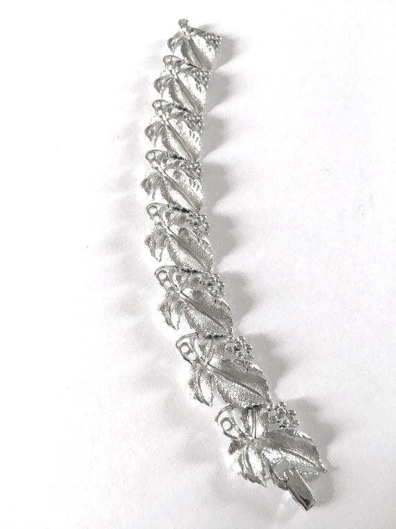 Vintage 1950s Lisner Grape Vine Bracelet