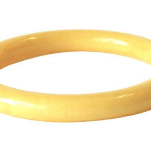 Vintage Butter Yellow Bakelite Bangle Bracelet image 7