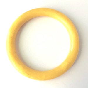 Vintage Butter Yellow Bakelite Bangle Bracelet image 8