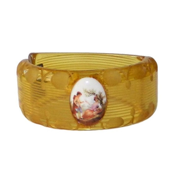 Vintage 1940s Bakelite Apple Juice Clamper Bangle… - image 1