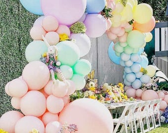 Kit de guirnalda de arco de globos en tonos pastel de 105 piezas con globos macaron y globos de confeti dorado para decoración de fiestas de cumpleaños.