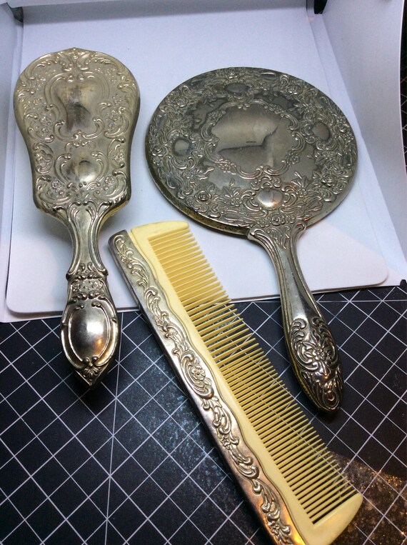 Stunning Silver Plated Vanity Set 3 Piece Dresser Fluted Image 0