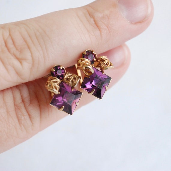 Purple Vintage Rhinestone Screw Back Earrings - F… - image 5