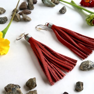Pendientes de flecos de cuero Boho - rojo - cuero genuino - reciclado - orejeras de ley - colgante
