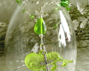 Apple Green Lion with Cross Anglican Rosary Bracelet - August Birthstone