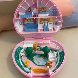 Vintage 1989 Polly Pocket Bluebird Country Cottage – Complete with Original Polly, Dog & Cat