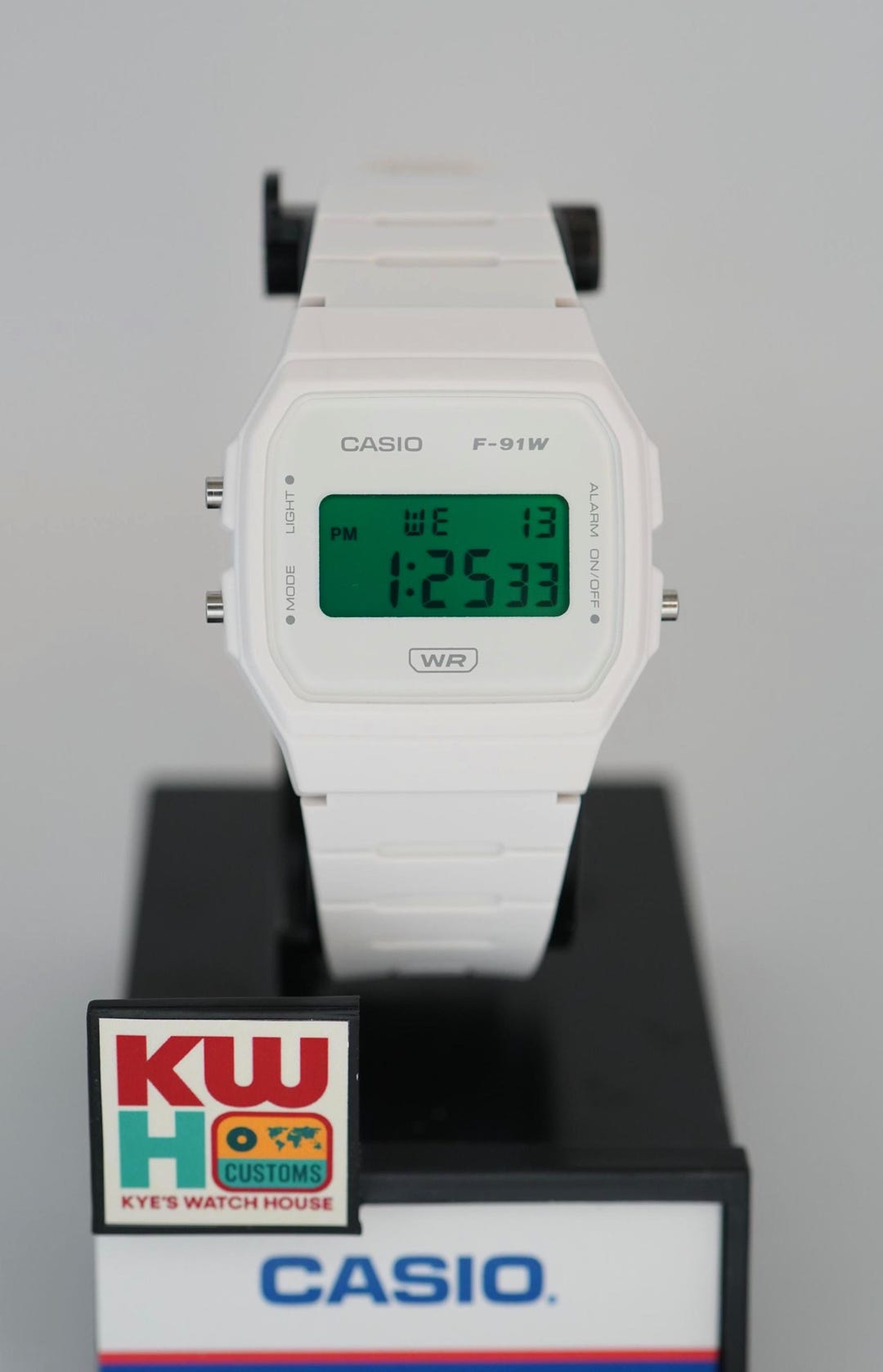 ホワイトレトロF91Wカシオウォッチ改造ハンドメイド、カスタムミニマ