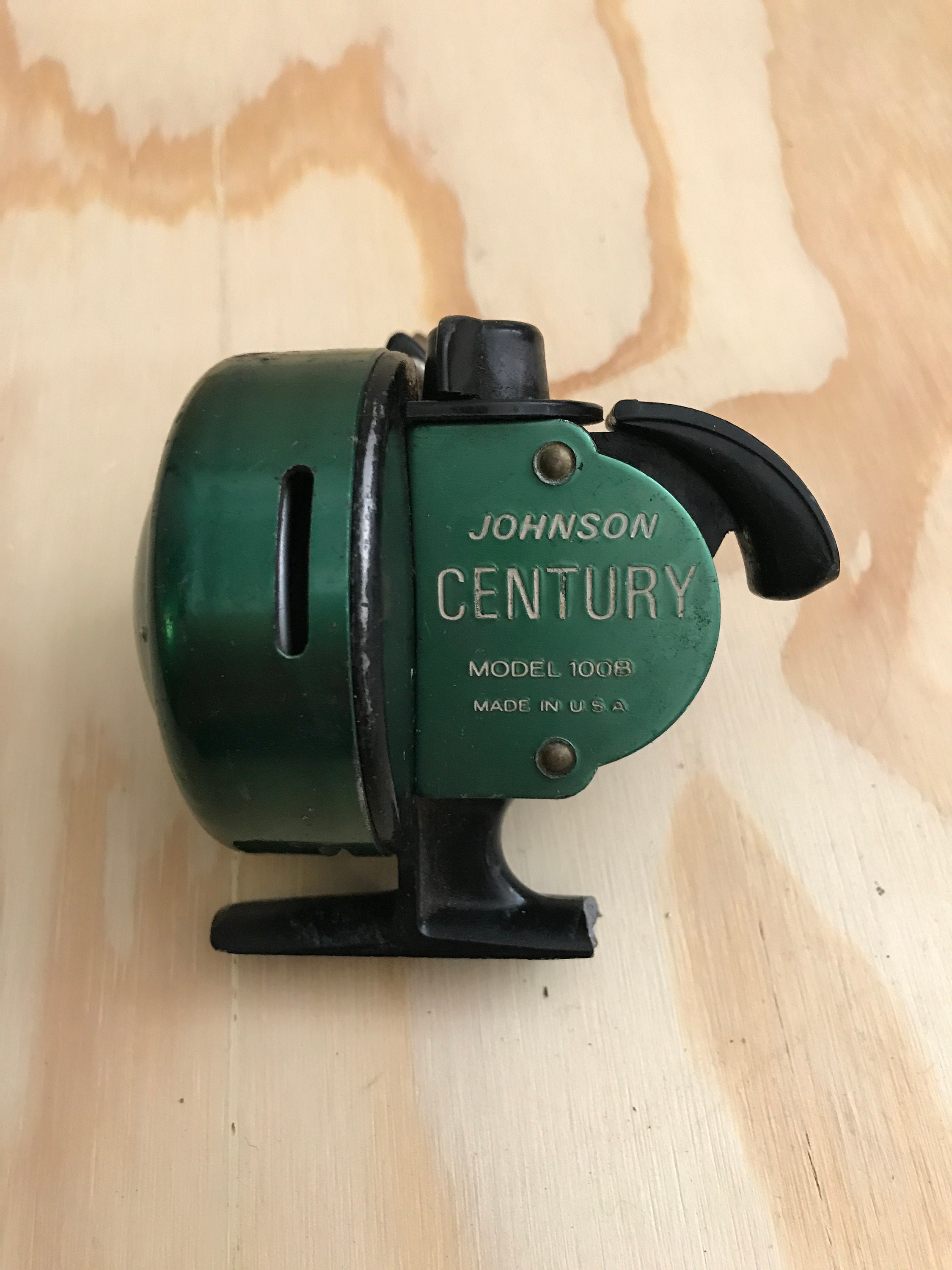 Vintage Johnson Century 100B Trout Fishing 