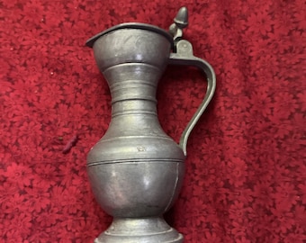 Vintage deutsche Zinnkrug mit Deckel auf der Unterseite gestempelt steht 5 Zoll