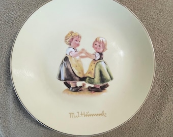 Goebel MI Hummel Spring Dance Decorative Collector Plate 8" Porcelain Gold Rim