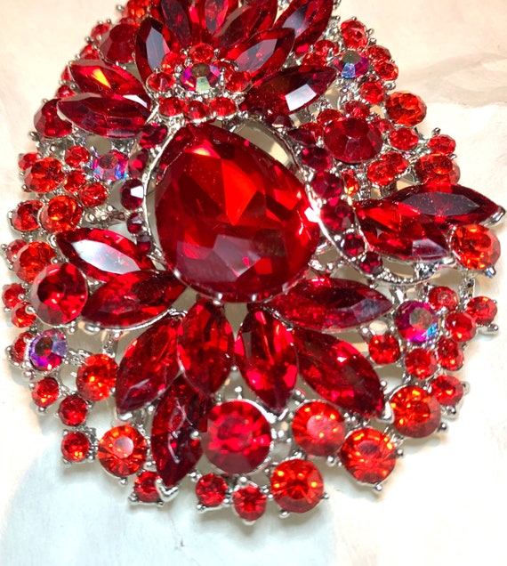 Vintage Large Ruby Red Crystal Glass Rhinestone Flora… Gem
