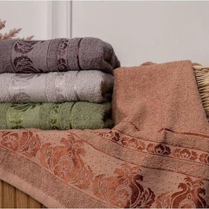Luxury Cotton Towel Set: Pastel Wind Pattern, 8-Piece Bathroom Gift