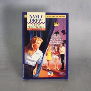 The Teen Model Mystery (Nancy Drew #125) (1995)