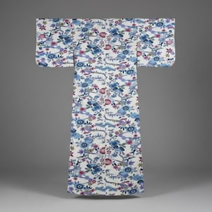 Vintage Summer  Kimono｜White with Floral Pattern