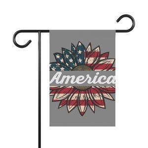 Patriotic Garden Banner, American Flag Flower Decor, Outdoor Yard Art, Fourth of July Home Decoration, Summer Garden Flags