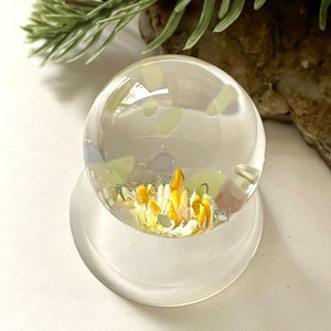 Soft glass marble in yellow white and green  by Glass Art Revealed