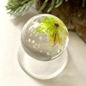 Soft glass marble in yellow white and green  by Glass Art Revealed